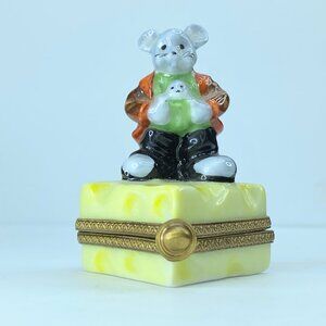 Whimsical Mouse on Cheese LIMOGES Peint Main Trinket Box A41